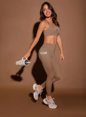 Leggins deportivo color gris para mujer, marca BABALÚ, referencia 107033, vista frontal. Compra al por mayor en int.babalu.com.co en USD.