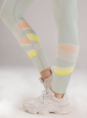 Leggins deportivo color gris para mujer, marca BABALÚ, referencia 112933, vista frontal. Compra al por mayor en int.babalu.com.co en USD.