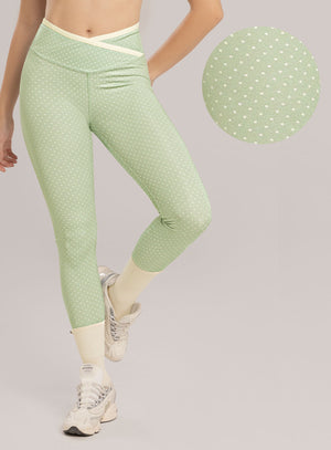 Leggins deportivo color verde para mujer, marca BABALÚ, referencia 115803, vista frontal. Compra al por mayor en int.babalu.com.co en USD.
