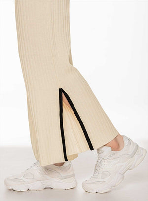 Pantalon casual color marfil para mujer, marca BABALÚ, referencia 110523, vista detalle. Compra al por mayor en int.babalu.com.co en USD.