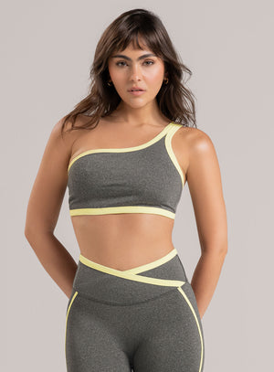 Top deportivo color amarillo para mujer, marca BABALÚ, referencia 115173, vista frontal. Compra al por mayor en int.babalu.com.co en USD.