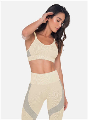 Top deportivo color marfil para mujer, marca BABALÚ, referencia 111803, vista frontal. Compra al por mayor en int.babalu.com.co en USD.