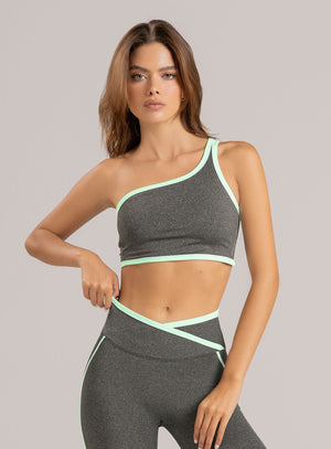 Top deportivo color verde para mujer, marca BABALÚ, referencia 115173, vista frontal. Compra al por mayor en int.babalu.com.co en USD.