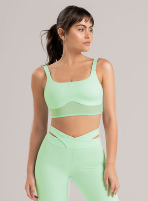 Top deportivo color verde para mujer, marca BABALÚ, referencia 115193, vista frontal. Compra al por mayor en int.babalu.com.co en USD.