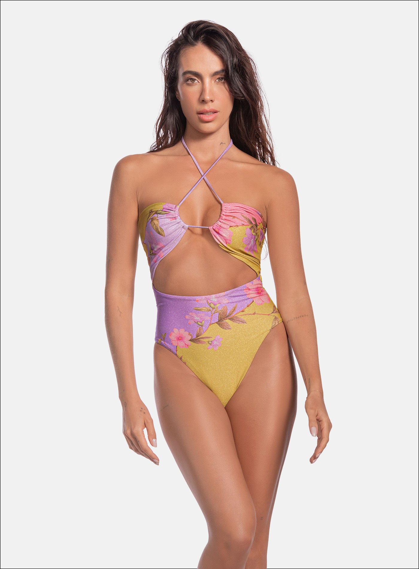 VESTIDO DE BAÑO ENTERO TELA EFECTO BRILLO SUBLIMADO EN FLORES