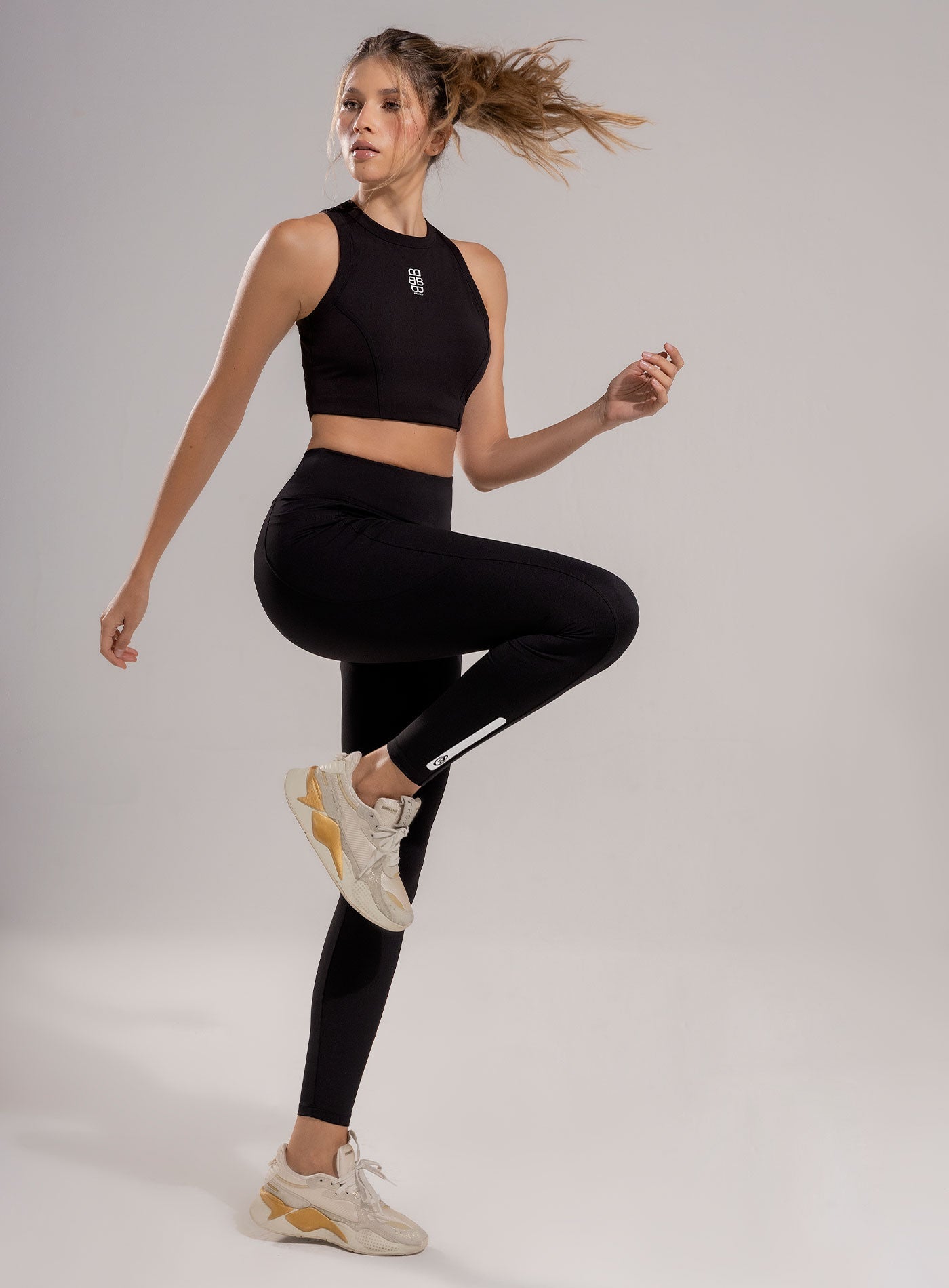 LEGGINS DEPORTIVO TELA KIARA CON BOLSILLOS EN LATERALES