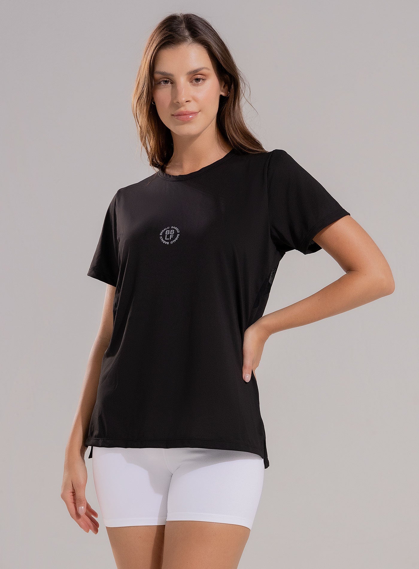 CAMISETA DEPORTIVA CON CORTES EN TELA SEMI TRANSPARENTE - PRECIO ESPECIAL