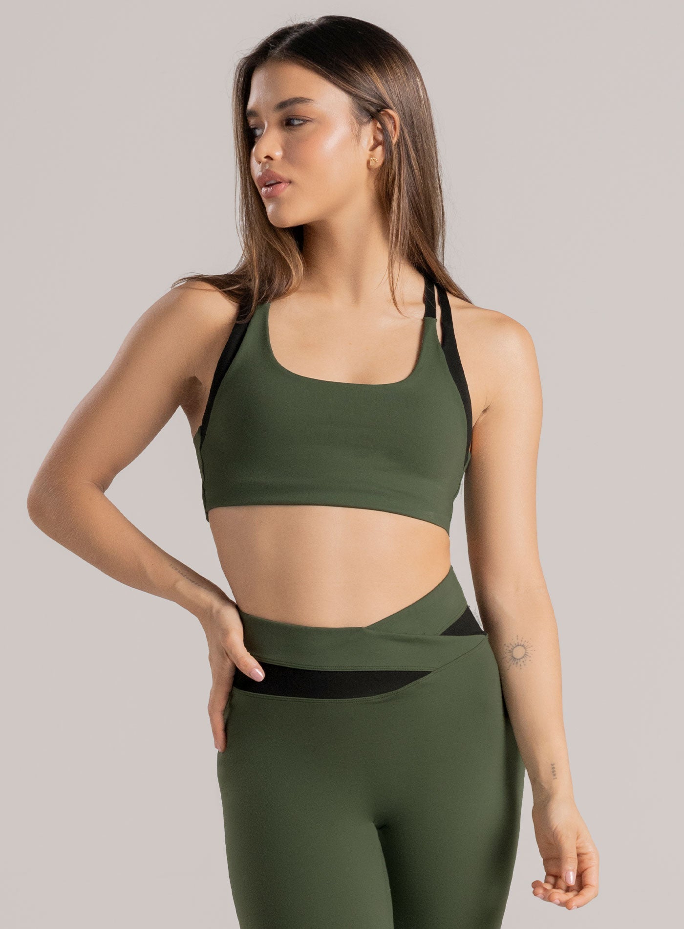 TOP DEPORTIVO ALURE EN TELA SUPPLEX