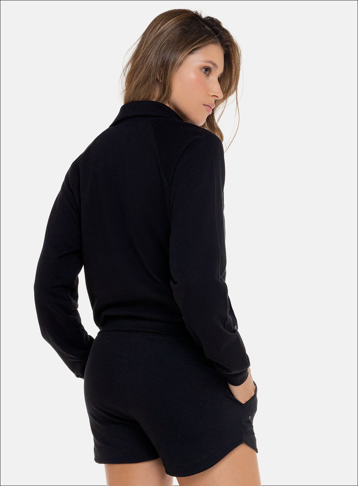 Buzo casual color negro para mujer, marca BABALÚ, referencia 110953, vista trasera. Compra al por mayor en int.babalu.com.co en USD.