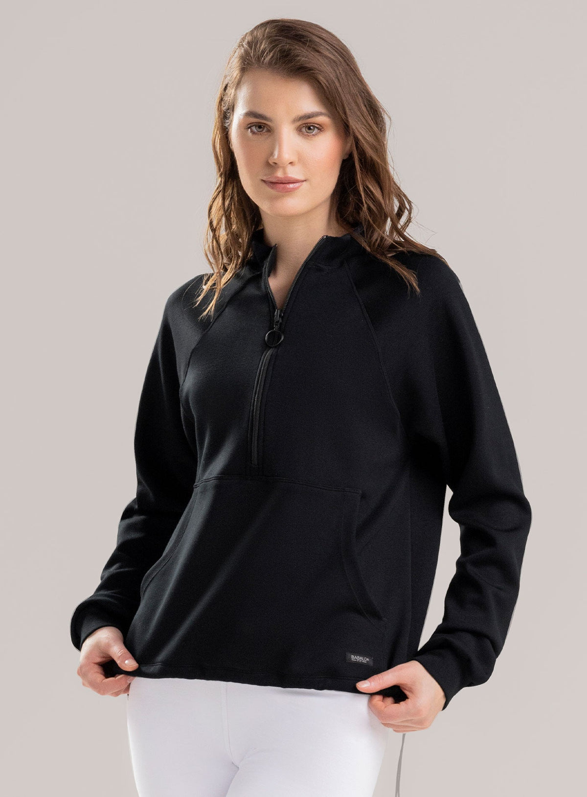 Buzo deportivo color negro para mujer, marca BABALÚ, referencia 113943, vista frontal. Compra al por mayor en int.babalu.com.co en USD.