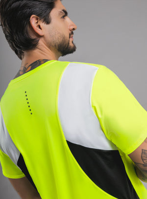 Camiseta deportiva color amarillo neon para hombre, marca INIZIO, referencia 86246, vista trasera. Compra al por mayor en int.babalu.com.co en USD.