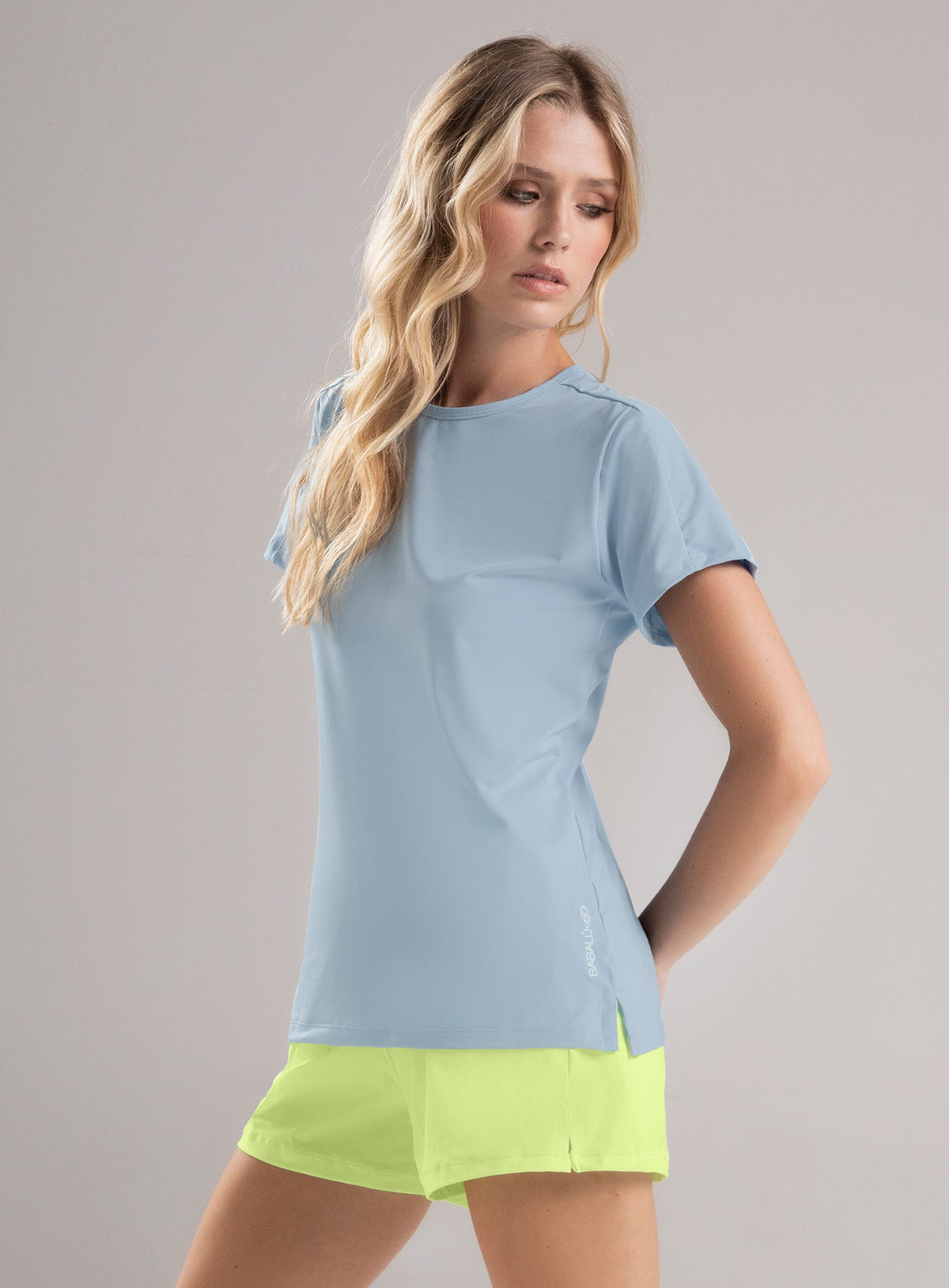 Camiseta deportiva color azul para mujer, marca BABALÚ, referencia 113133, vista frontal. Compra al por mayor en int.babalu.com.co en USD.