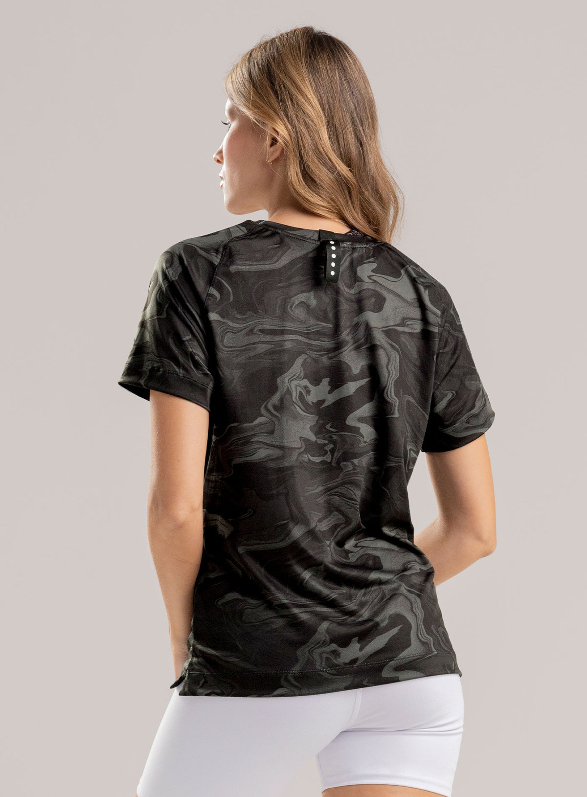 Camiseta deportiva para mujer, marca BABALÚ, referencia 113883, vista detalle. Compra al por mayor en int.babalu.com.co en USD.