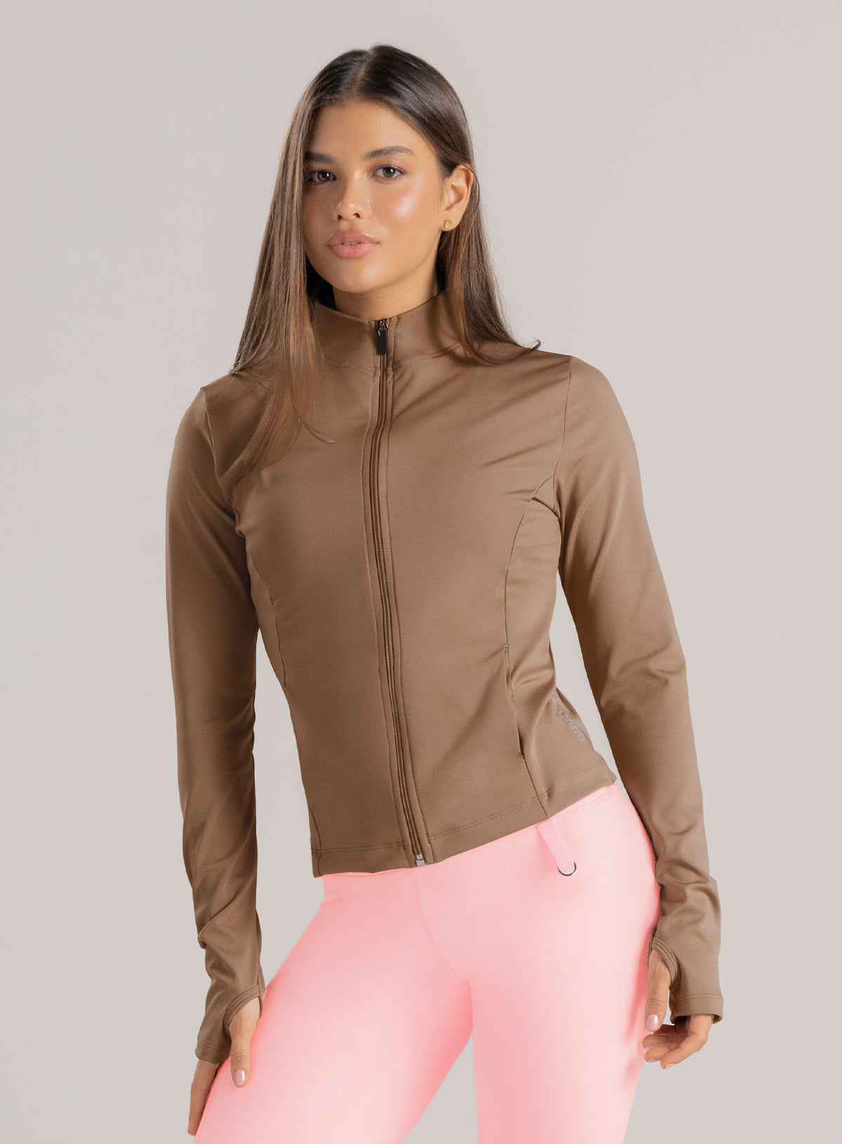 Chaqueta deportiva en tela Kiara color arequipe para mujer, marca BABALÚ, referencia 110483, vista frontal. Compra al por mayor en int.babalu.com.co en USD.