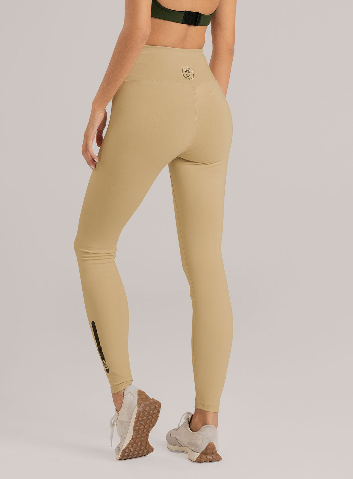Leggins deportivo color beige para mujer, marca BABALÚ, referencia 111013, vista trasera. Compra al por mayor en int.babalu.com.co en USD.