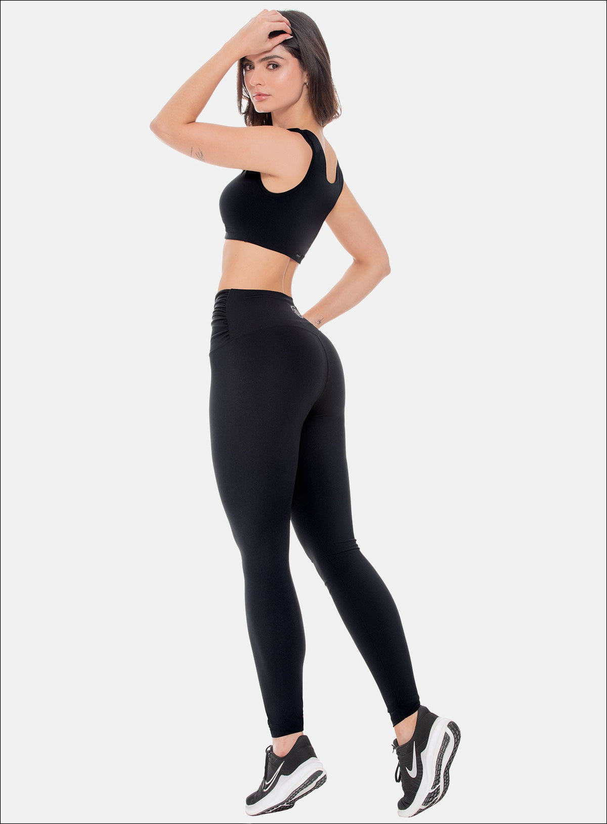 Leggins deportivo color negro para mujer, marca BABALÚ, referencia 108613, vista trasera. Compra al por mayor en int.babalu.com.co en USD.