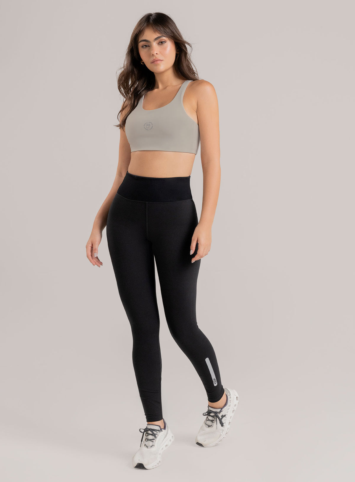 Leggins deportivo color negro para mujer, marca BABALÚ, referencia 111013, vista frontal. Compra al por mayor en int.babalu.com.co en USD.