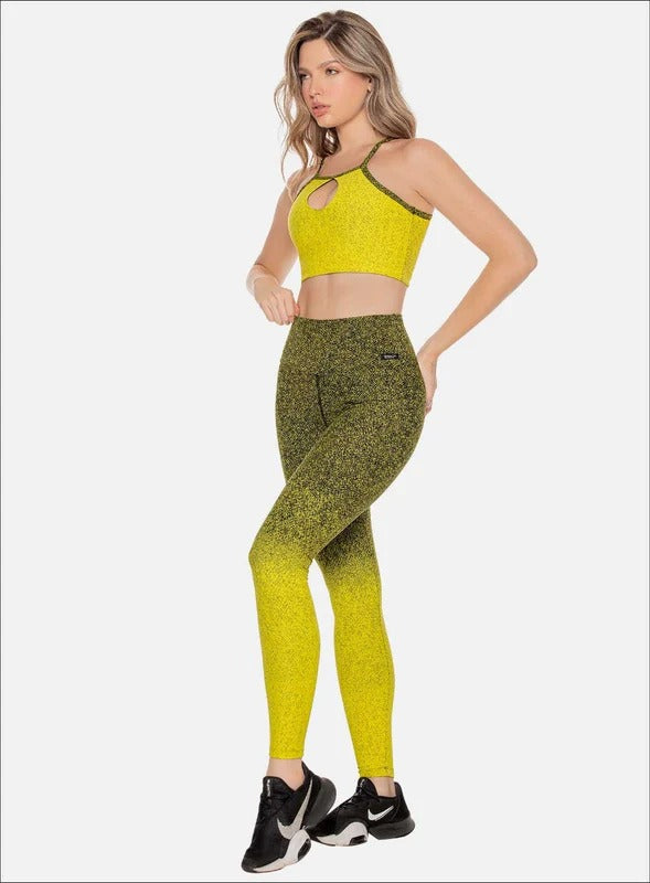 Leggins deportivo color verde para mujer, marca BABALÚ, referencia 110823, vista lateral. Compra al por mayor en int.babalu.com.co en USD.