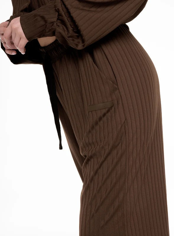 Pantalon casual color cafe para mujer, marca BABALÚ, referencia 111713, vista lateral. Compra al por mayor en int.babalu.com.co en USD.