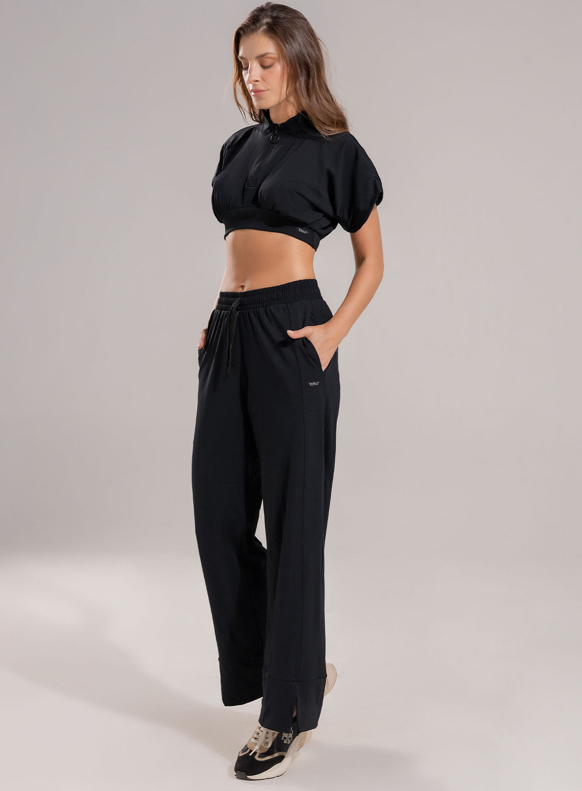 Pantalon deportivo color negro para mujer, marca BABALÚ, referencia 112273, vista lateral. Compra al por mayor en int.babalu.com.co en USD.