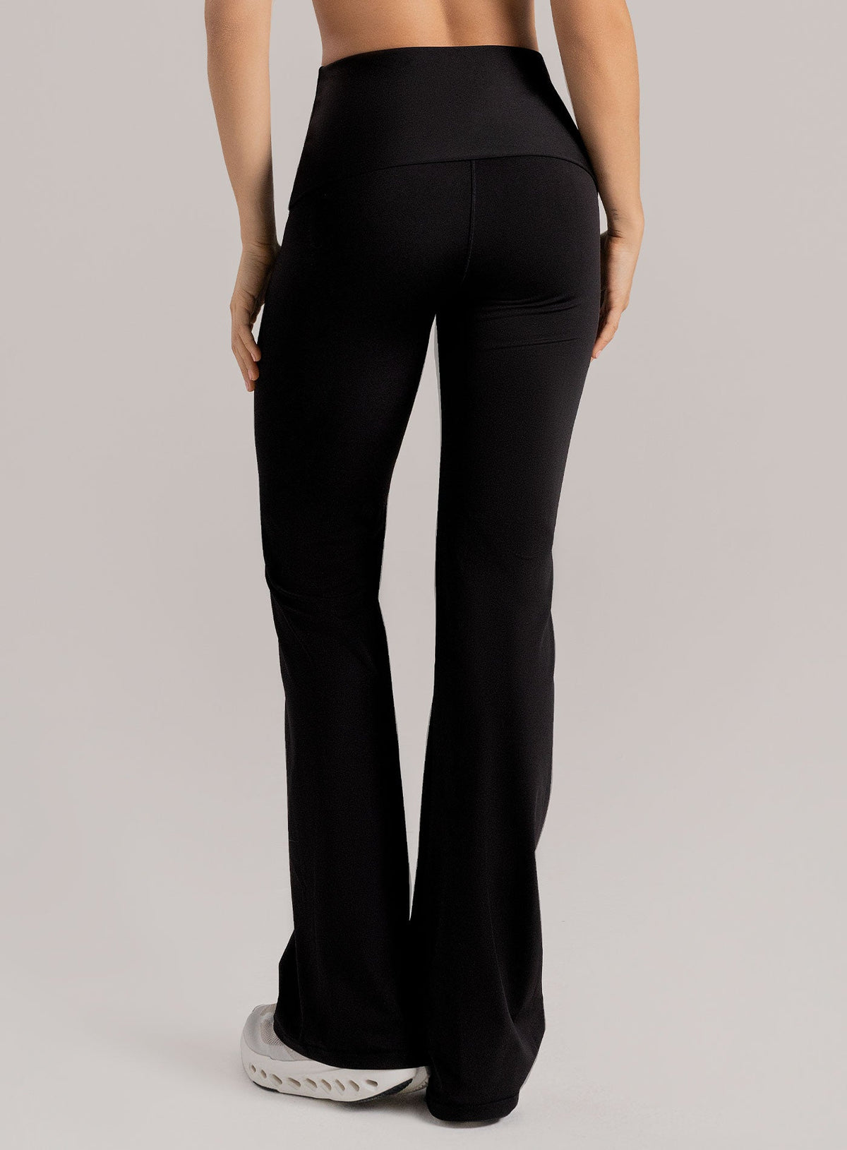 Pantalon deportivo color negro para mujer, marca BABALÚ, referencia 114043, vista trasera. Compra al por mayor en int.babalu.com.co en USD.
