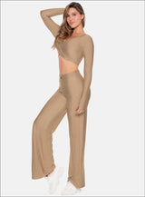 PANTALON BOTA ANCHA EN TELA ACANALADA  EFECTO BRILLANTE