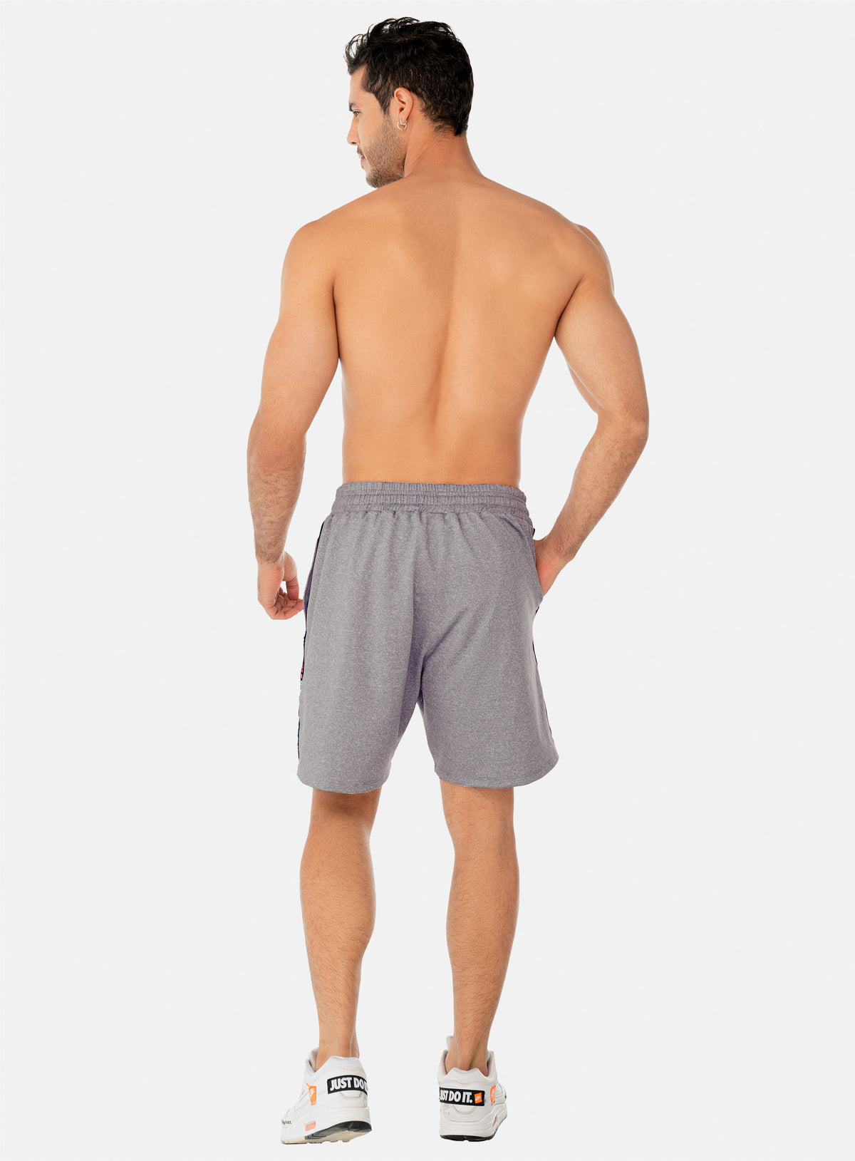 Pantaloneta deportiva color gris para hombre, marca INIZIO, referencia 86366, vista trasera. Compra al por mayor en int.babalu.com.co en USD.