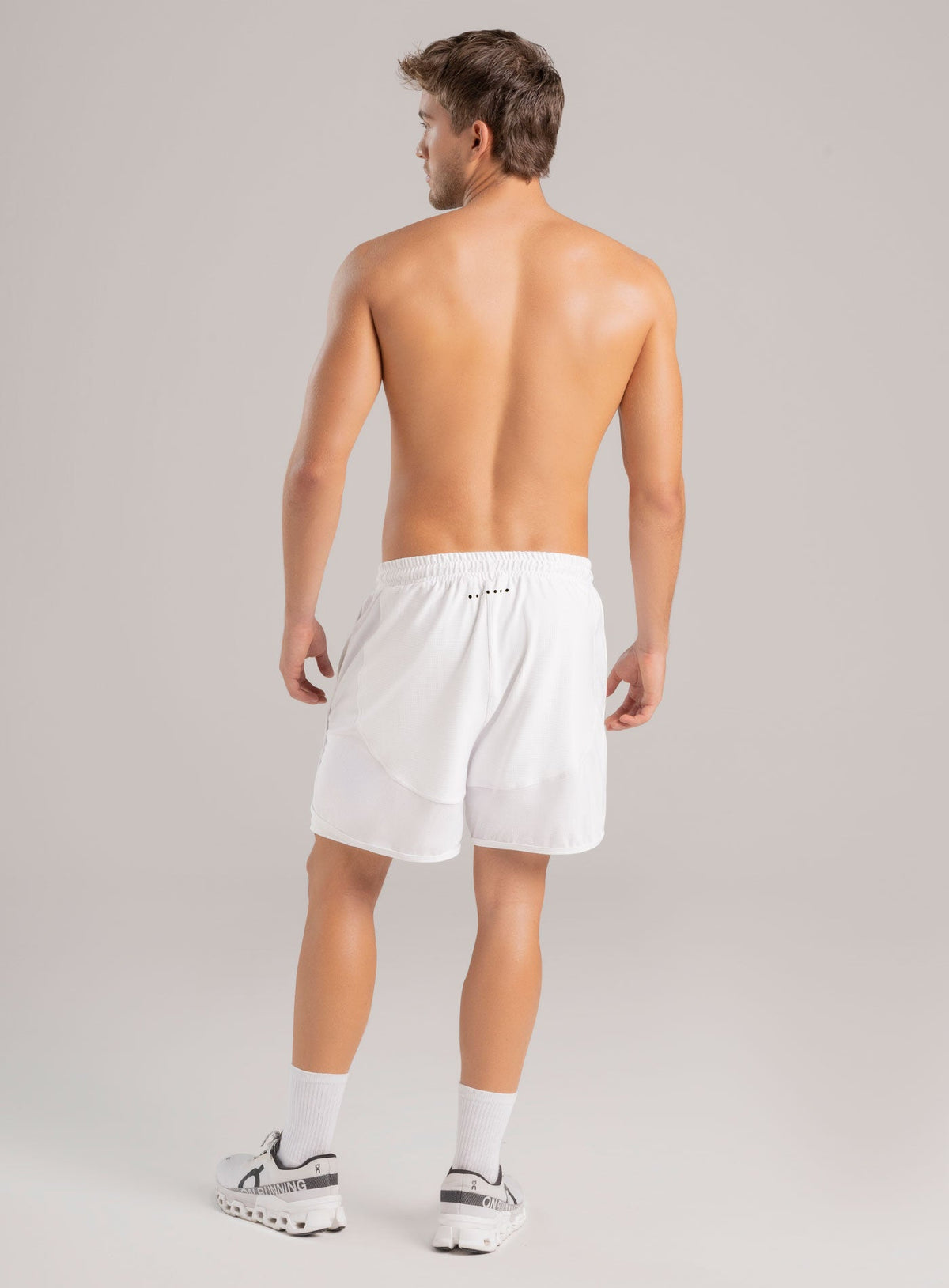 Pantaloneta deportiva color negro para hombre, marca INIZIO, referencia 86806, vista trasera. Compra al por mayor en int.babalu.com.co en USD.