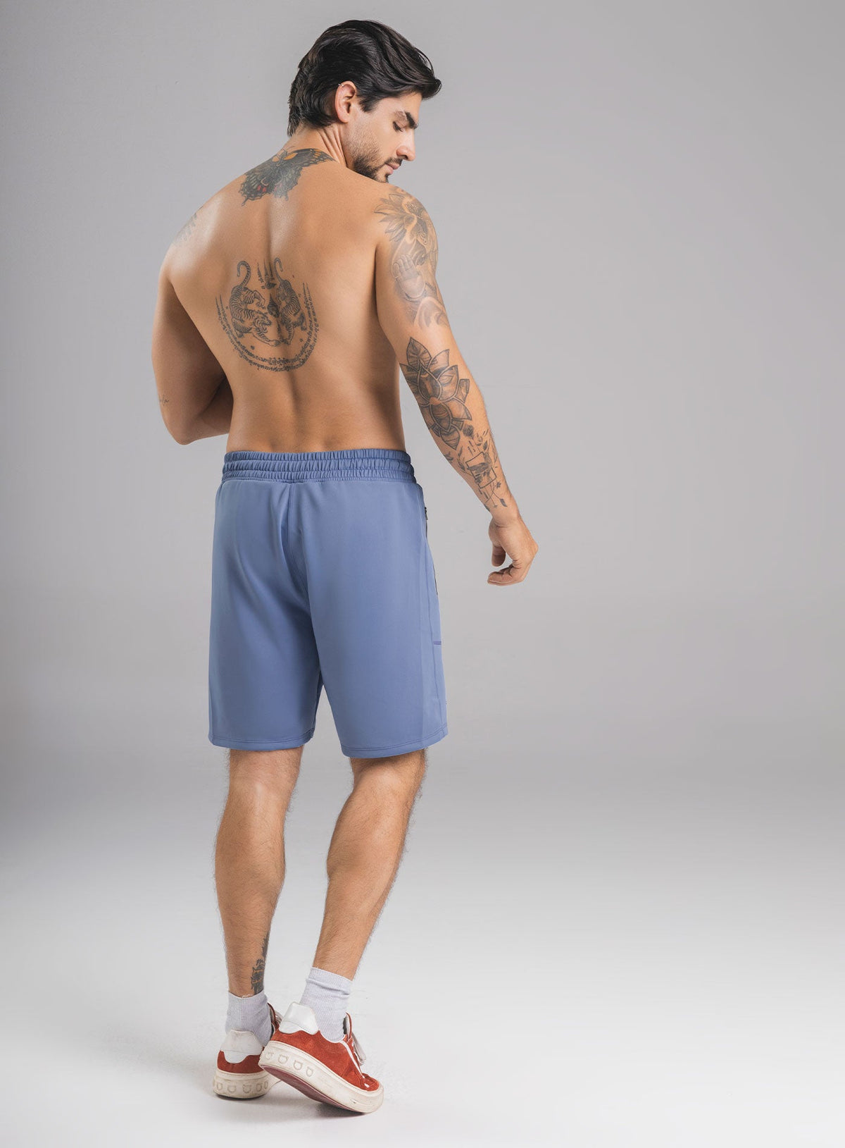 Pantaloneta deportiva para hombre, marca INIZIO, referencia 85936, vista detalle. Compra al por mayor en int.babalu.com.co en USD.