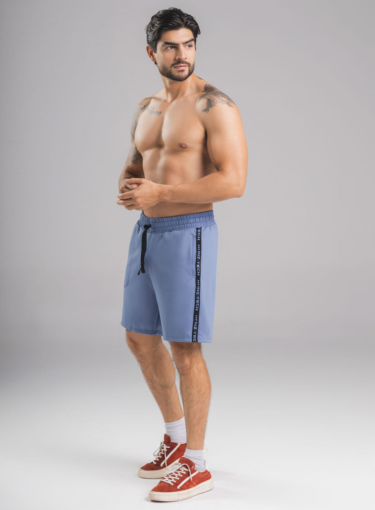 Pantaloneta deportiva para hombre, marca INIZIO, referencia 85936, vista detalle. Compra al por mayor en int.babalu.com.co en USD.