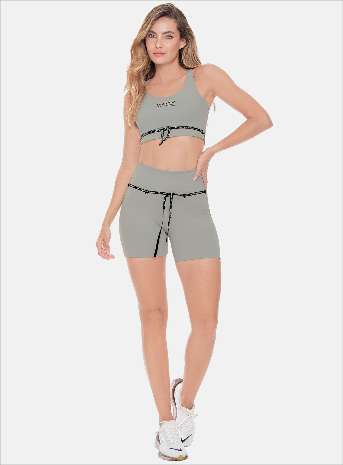 Short deportivo color gris para mujer, marca BABALÚ, referencia 108963, vista frontal. Compra al por mayor en int.babalu.com.co en USD.