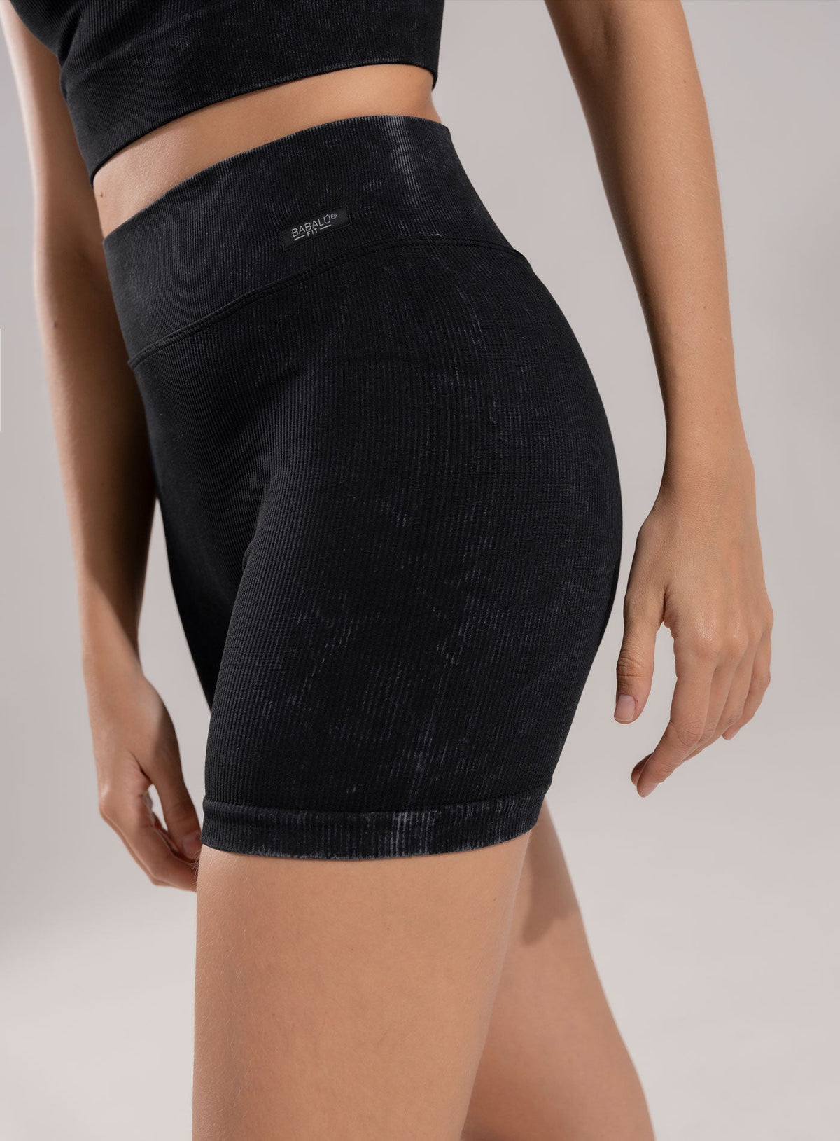 Short deportivo color negro para mujer, marca BABALÚ, referencia 110743, vista lateral. Compra al por mayor en int.babalu.com.co en USD.