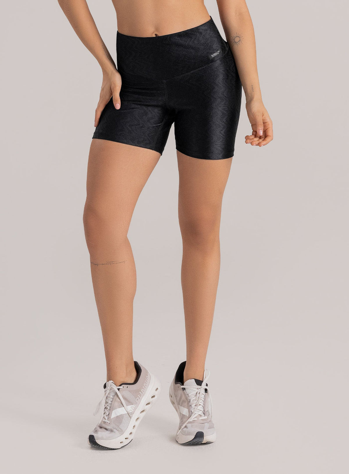 Short deportivo color negro para mujer, marca BABALÚ, referencia 114433, vista frontal. Compra al por mayor en int.babalu.com.co en USD.