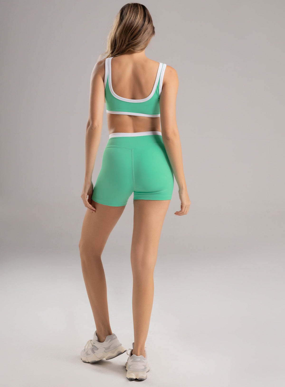 Short deportivo color verde para mujer, marca BABALÚ, referencia 113183, vista trasera. Compra al por mayor en int.babalu.com.co en USD.