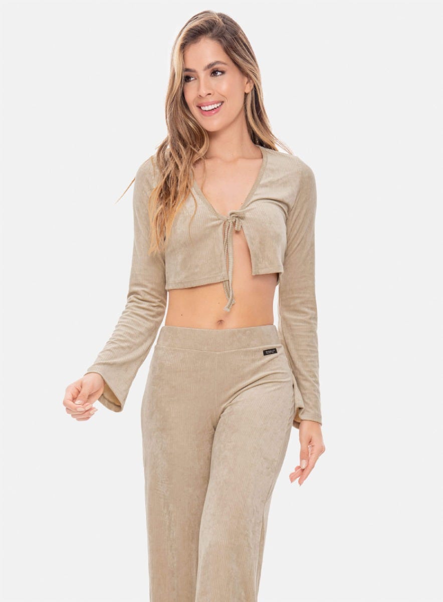 Top casual color beige para mujer, marca BABALÚ, referencia 106943, vista frontal. Compra al por mayor en int.babalu.com.co en USD.