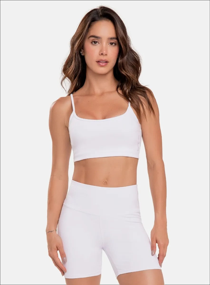 Top deportivo color blanco para mujer, marca BABALÚ, referencia 15943, vista frontal. Compra al por mayor en int.babalu.com.co en USD.