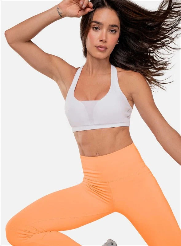 Top deportivo color blanco para mujer, marca BABALÚ, referencia 32553, vista frontal. Compra al por mayor en int.babalu.com.co en USD.