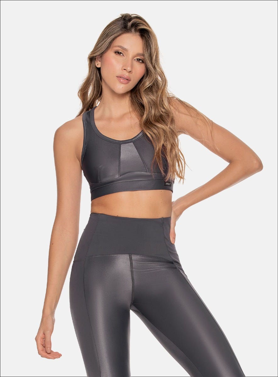 Top deportivo color gris para mujer, marca BABALÚ, referencia 111103, vista frontal. Compra al por mayor en int.babalu.com.co en USD.