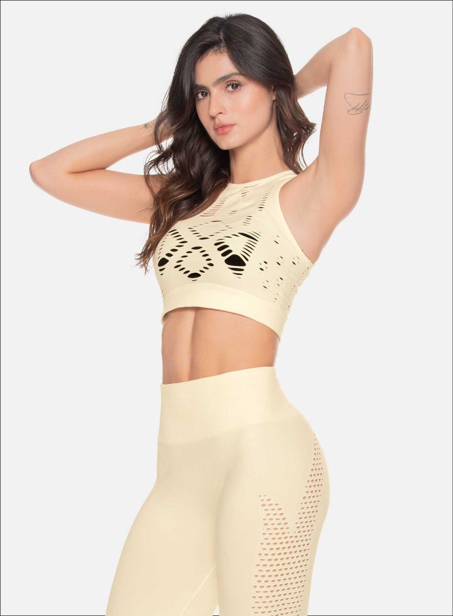 Top deportivo color marfil para mujer, marca BABALÚ, referencia 108253, vista frontal. Compra al por mayor en int.babalu.com.co en USD.