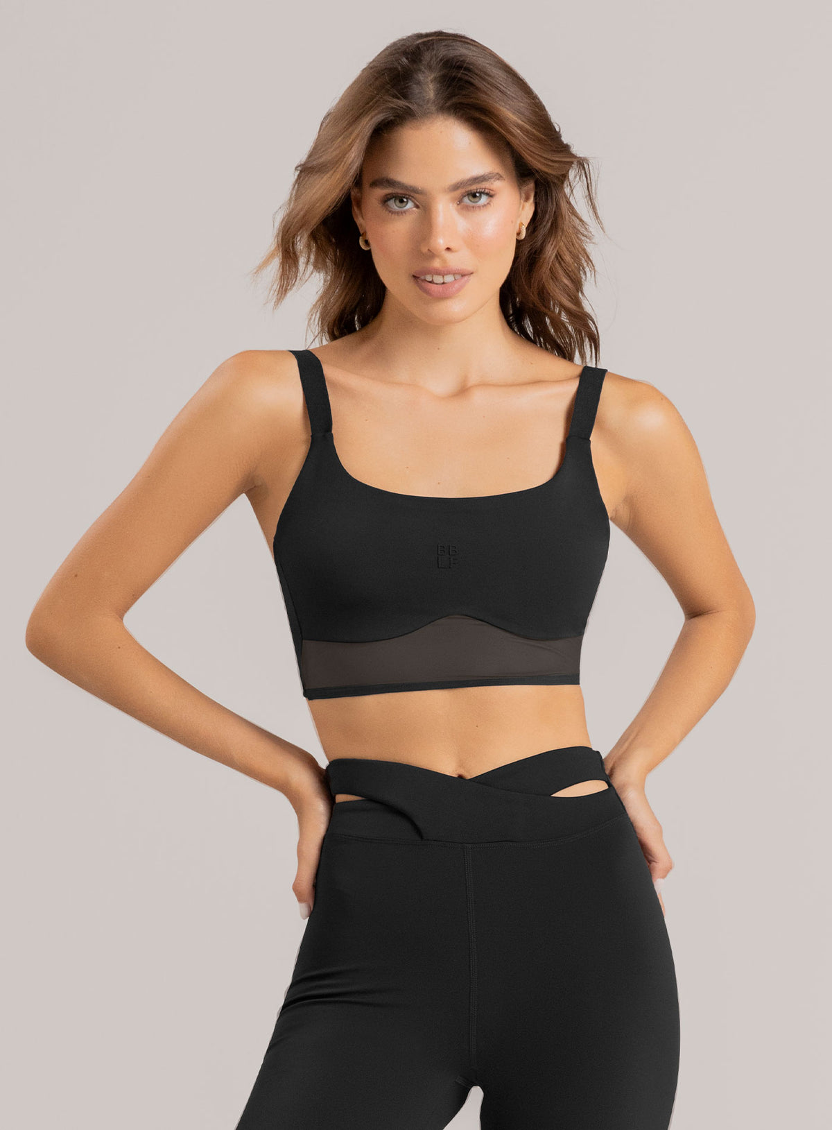 Top deportivo color negro para mujer, marca BABALÚ, referencia 115193, vista frontal. Compra al por mayor en int.babalu.com.co en USD.