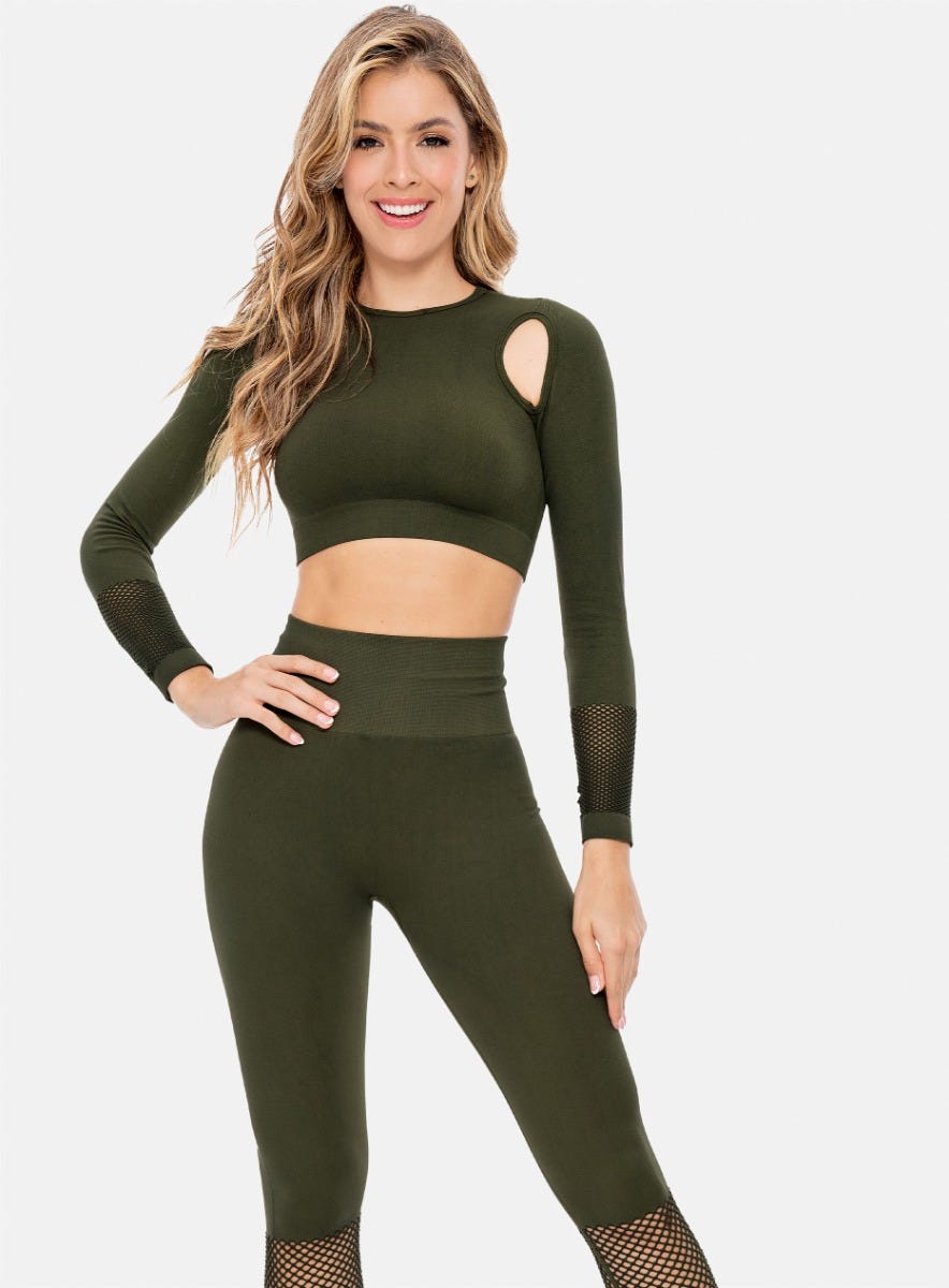 Top deportivo color verde para mujer, marca BABALÚ, referencia 106033, vista frontal. Compra al por mayor en int.babalu.com.co en USD.