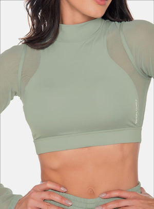 Top deportivo color verde para mujer, marca BABALÚ, referencia 111033, vista frontal. Compra al por mayor en int.babalu.com.co en USD.
