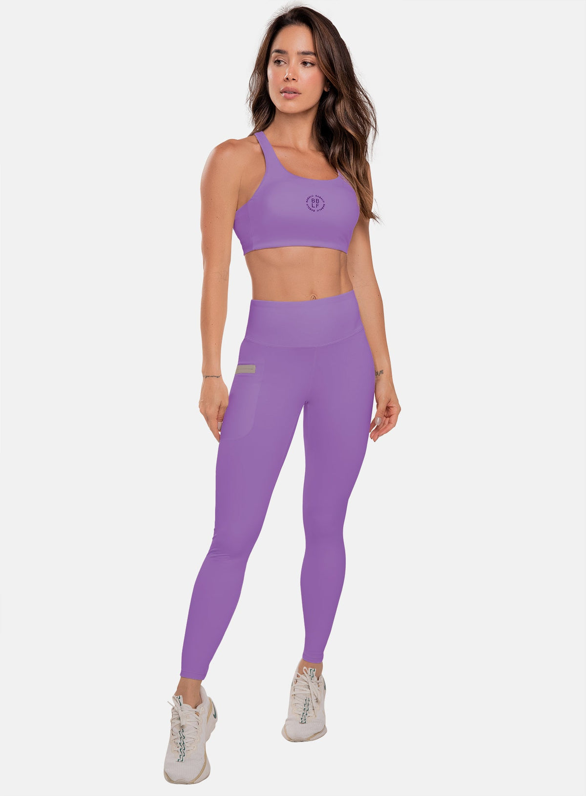 Top deportivo color verde para mujer, marca BABALÚ, referencia 111073, vista frontal. Compra al por mayor en int.babalu.com.co en USD.