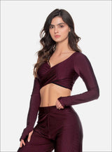 TOP MANGA LARGA CON FRENTE CRUZADO TELA ACANALADA CON EFECTO BRILLANTE