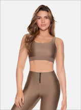 TOP DEPORTIVO CON TELA EFECTO BRILLANTE  CRUZADO EN ESPALDA CON ELASTICO ESPUESTO CON BROCHE PARA MEJOR COMONIDAD