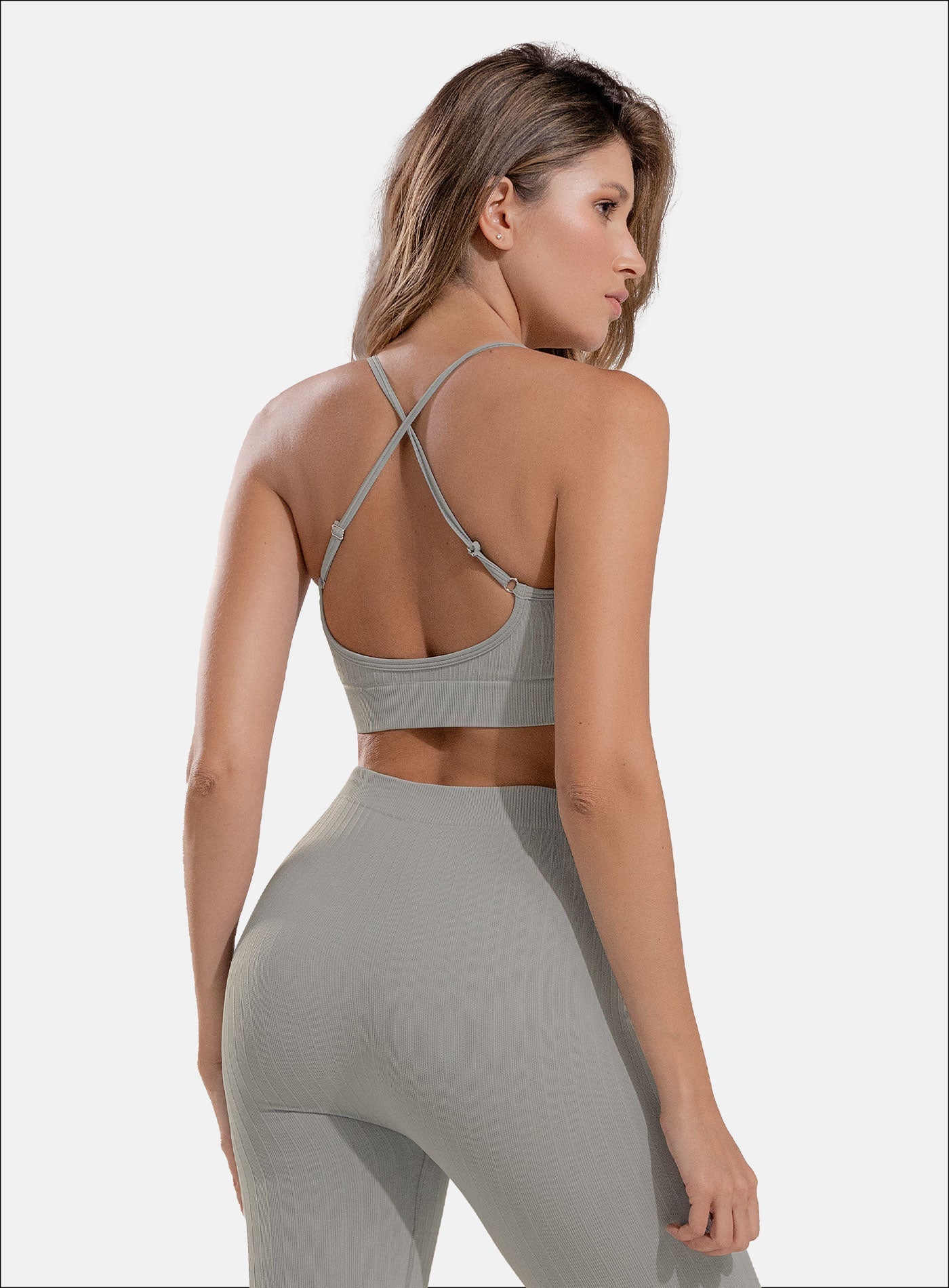 TOP DEPORTIVO SIN COSTURAS - PRECIO ESPECIAL