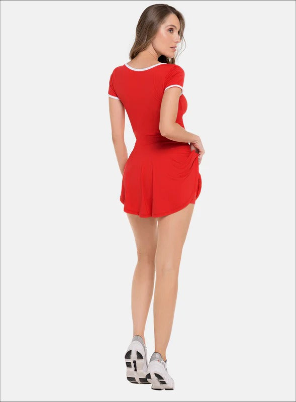 VESTIDO DEPORTIVO SESGOS EN CONTRASTE CON SHORT INTERNO